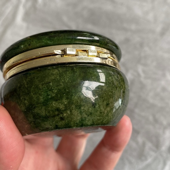 Vintage Italian Genuine Hand Carved Emerald Green Alabaster Box - Picture 3 of 11